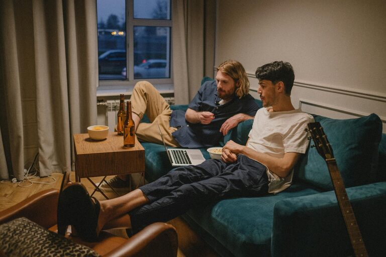 How to Plan the Perfect Screen-Light Evening at Home